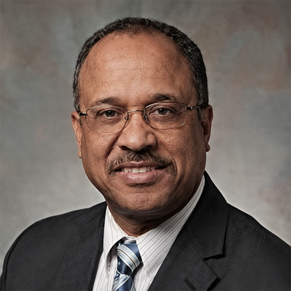 Dr Thomas Calderon